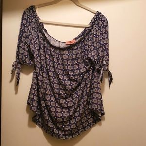 NWT Off the Shoulder Navy Medallion Top